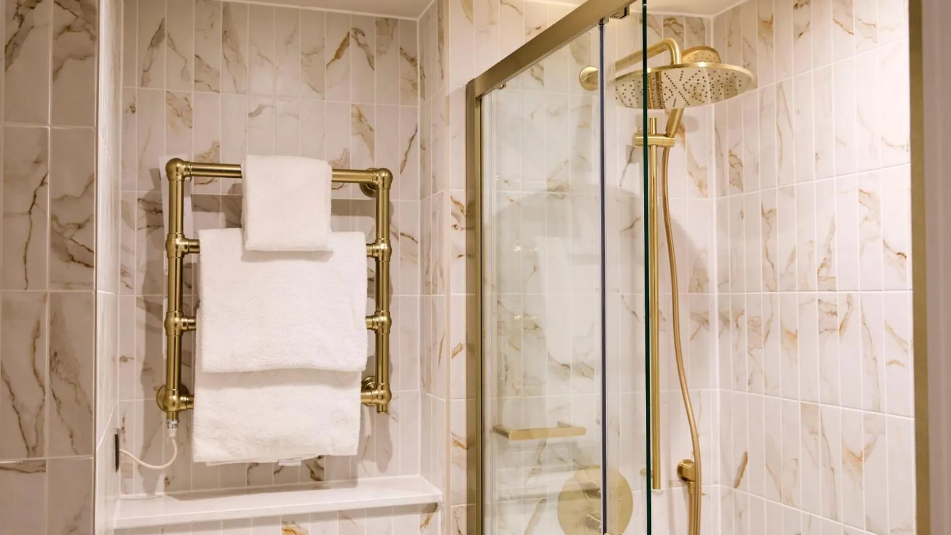 ****  Francis Hotel Бат Великобритания